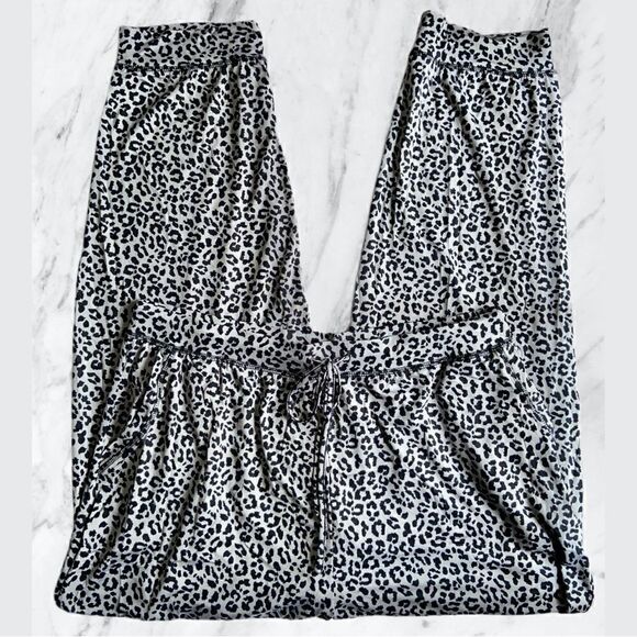 NWT Gray & Black Leopard Print Relaxed Fit Drawstring Waist Jogger Casual Pants - Picture 2 of 10